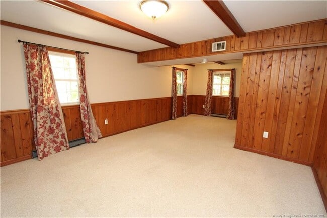 Building Photo - 1427 Seminole Trail