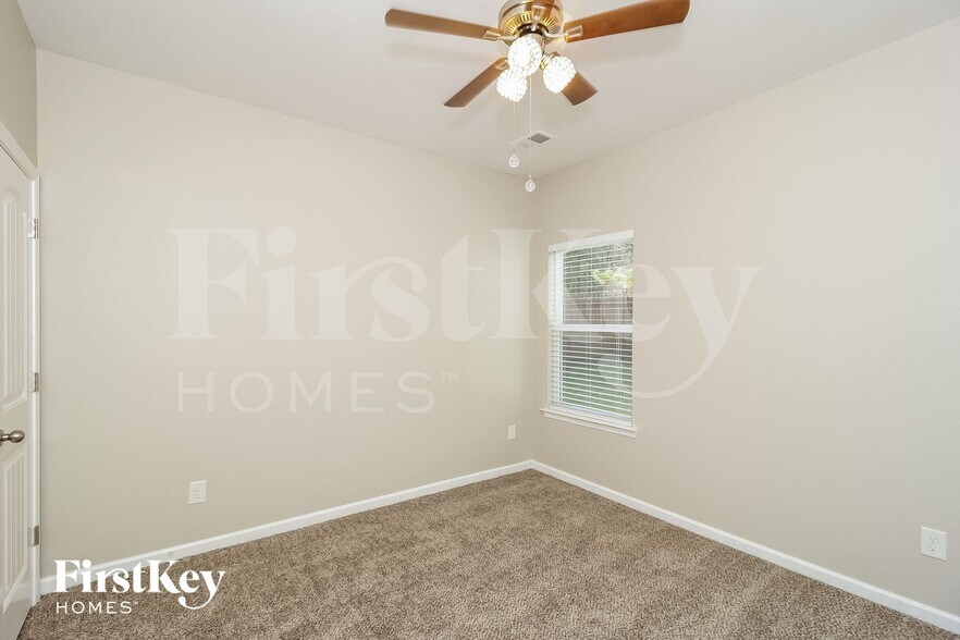 Building Photo - 34 Wedge Wood Way