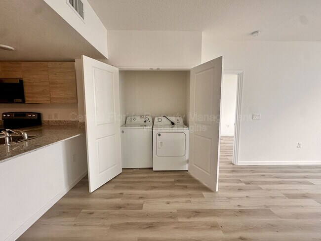 Building Photo - 1220 Southstation Pl