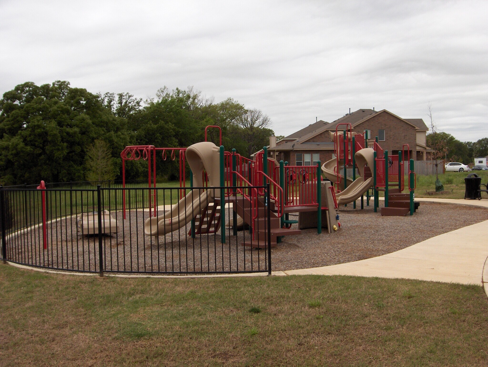 Children's Play Area - 1304 Piedmont Dr
