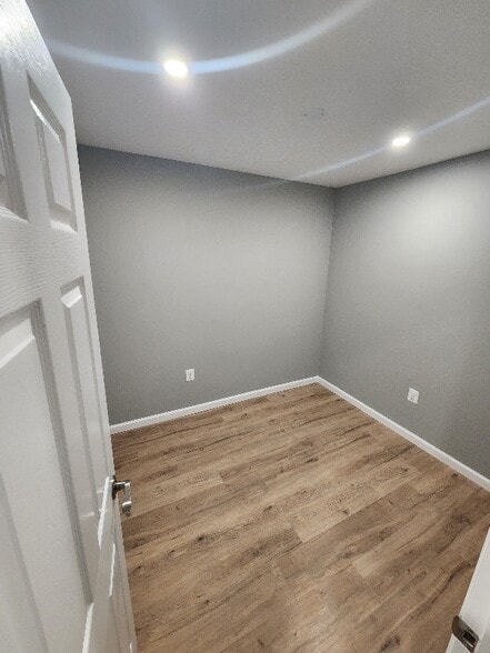 Building Photo - 532 S Smallwood St