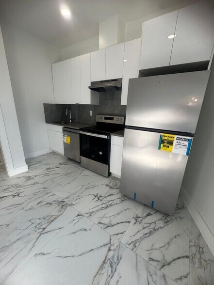 Building Photo - 91-04 43rd Ave