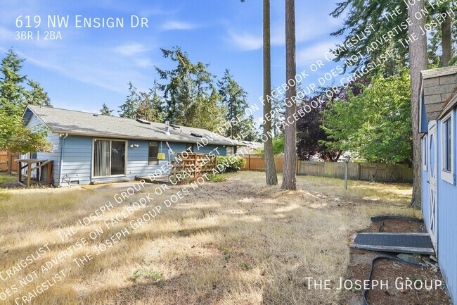 Building Photo - 619 NW Ensign Dr