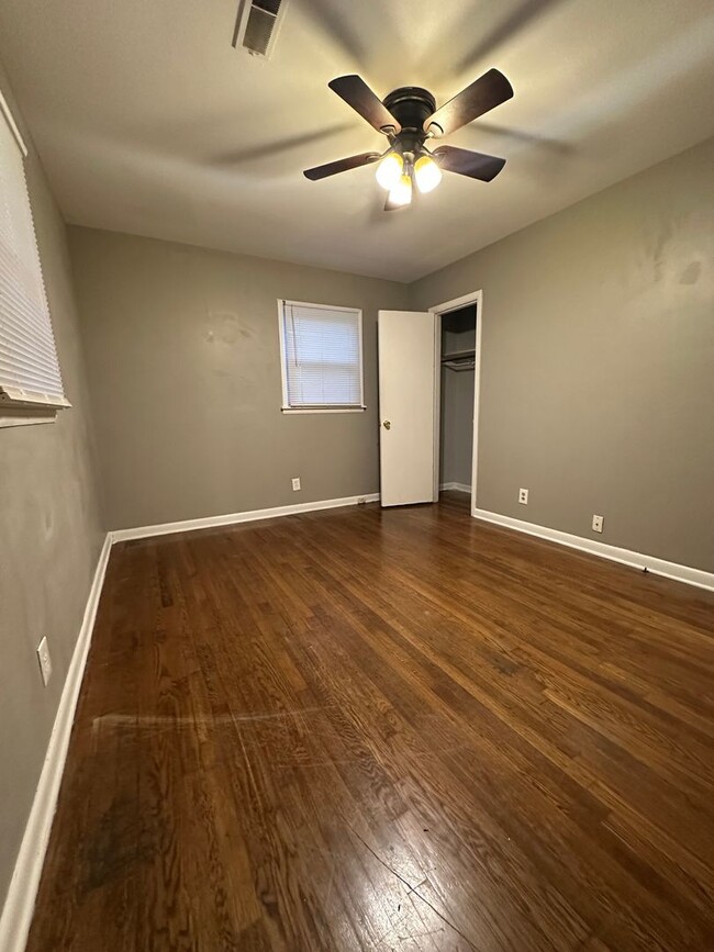 Building Photo - Spacious 4-Bedroom, 2-Bath Home in Quiet Chattanooga Neighborhood