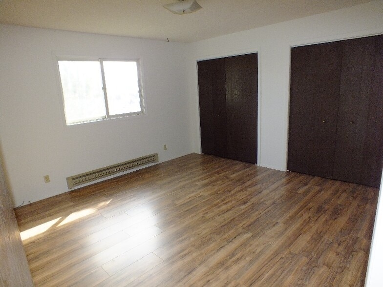 Building Photo - 420 W Montana St