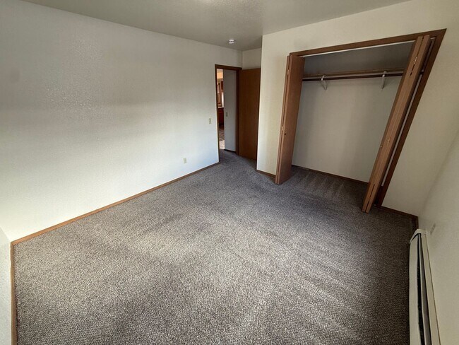 Building Photo - 216 N Flower-4