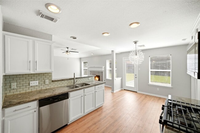 Building Photo - 14631 Hazy Ridge Ln