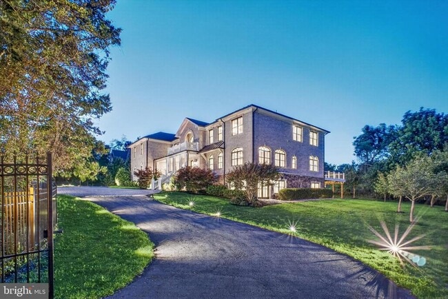 Building Photo - 7112 Georgetown Pike