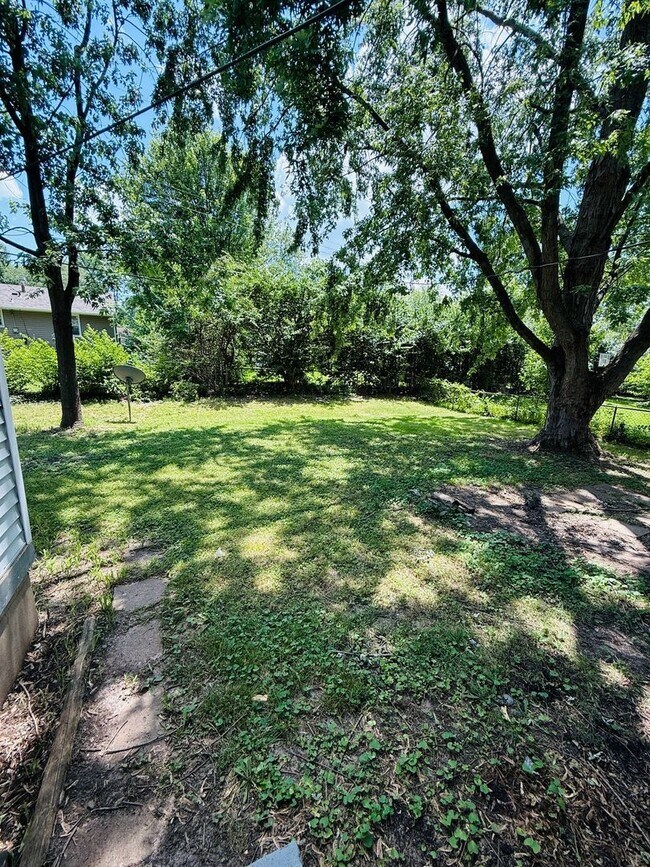 Building Photo - Three bedroom Home for Rent - Florissant