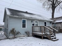 Building Photo - 2BD/1BA Home In Highland IN