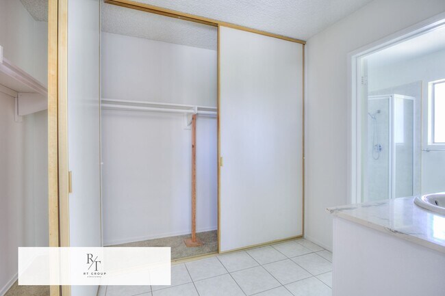 Building Photo - Spacious 2-Bedroom, 2-Bathroom Unit in Prime Monterey Park