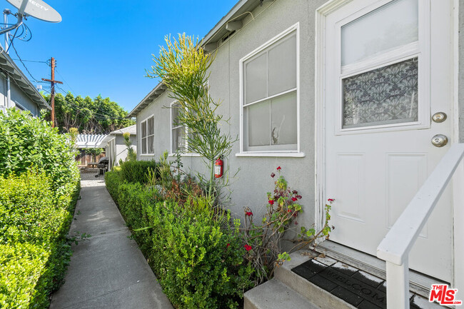 Building Photo - 13455 Burbank Blvd