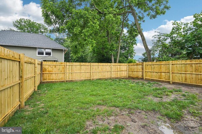 Building Photo - 134 S Main St