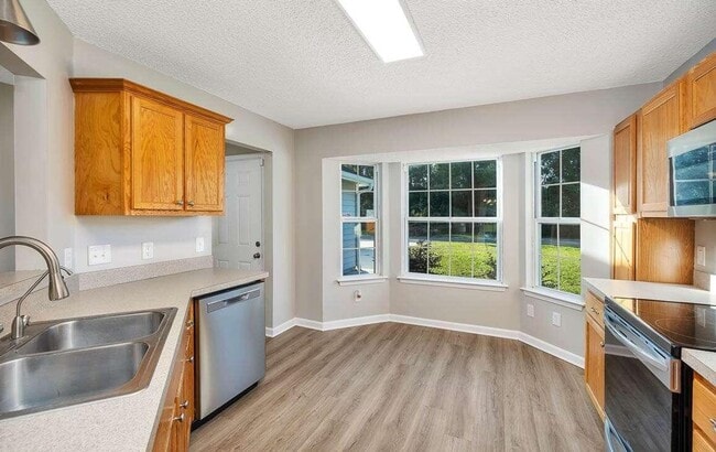 Building Photo - 4BR/2BA Home For Rent