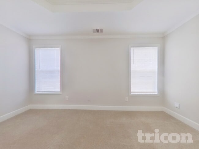 Building Photo - 25 Bermuda Cir