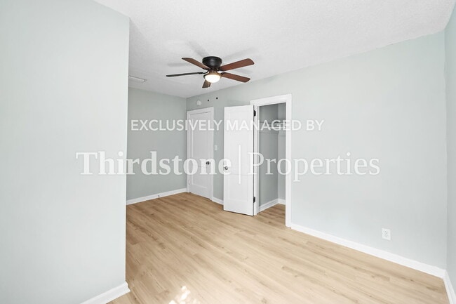 Building Photo - 8057 Oakwood St