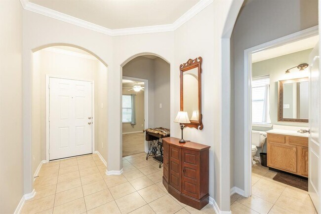 Building Photo - 11403 E Lake Gables Dr