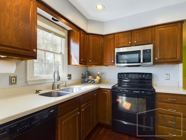 Building Photo - Coming Soon! Beautiful 4 Bedroom, 3 Bath H...