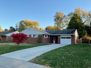 Building Photo - 634 Wiltshire Blvd