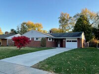 Building Photo - 634 Wiltshire Blvd