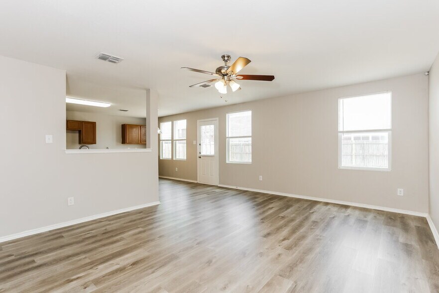 Building Photo - 9205 Cheswick Dr