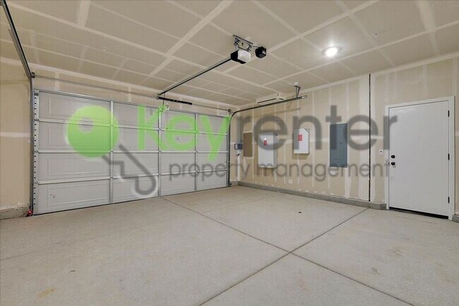 Building Photo - 2061 Hesperian Dr