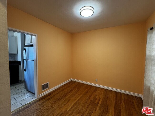 Building Photo - 1242 Edris Dr