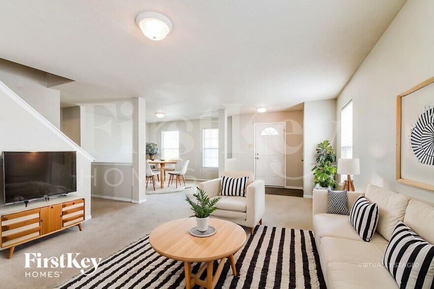 Building Photo - 12663 Republic Dr