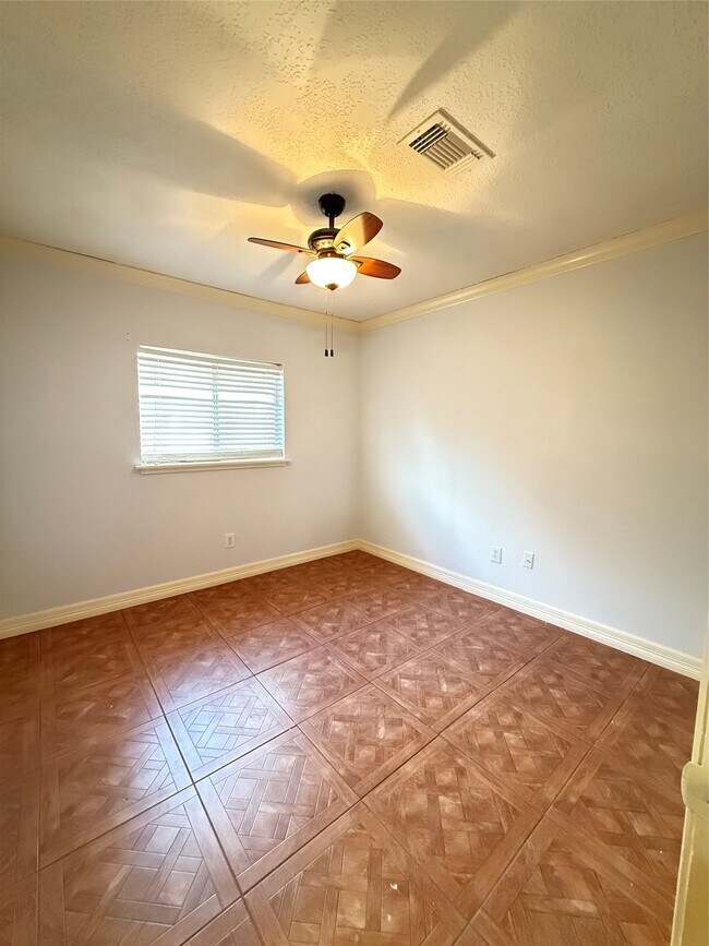 Building Photo - 8507 Clover Land Ct