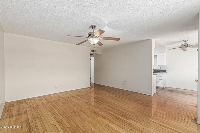 Building Photo - 10343 N 97th Ave
