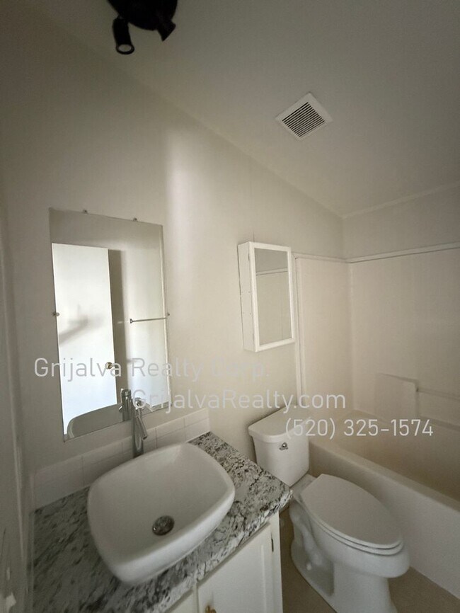 Building Photo - Beautiful 3 Bedroom Manufactured Home in a...