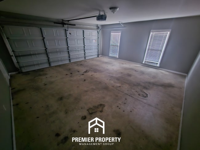 Building Photo - Spacious 4BR Germantown Home w/ Fireplace & Fenced Yard