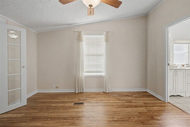 Building Photo - 26190 Walnut Burl