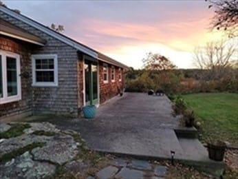 Building Photo - 85 Conomo Point Rd