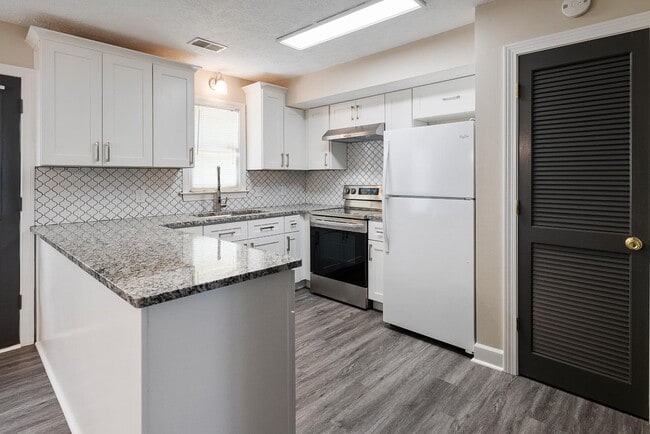 Building Photo - 4071 Hidden Hollow Dr