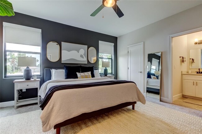 Building Photo - 204 N Manhattan Ave