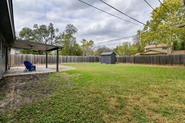 Building Photo - 608 Amesbury Ln