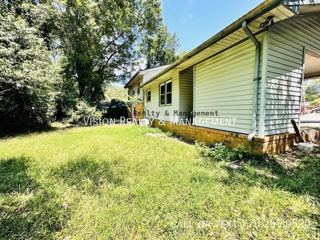 Building Photo - Move in Ready 4BD/2BA Home: Jonesboro