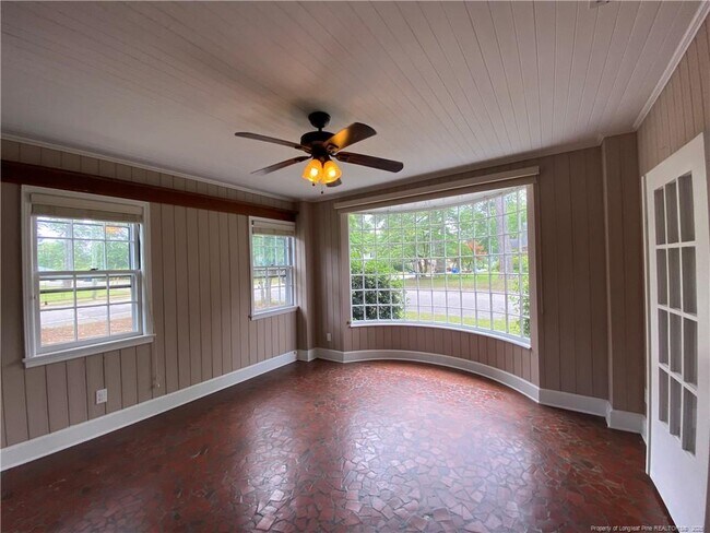Building Photo - 601 Huske St
