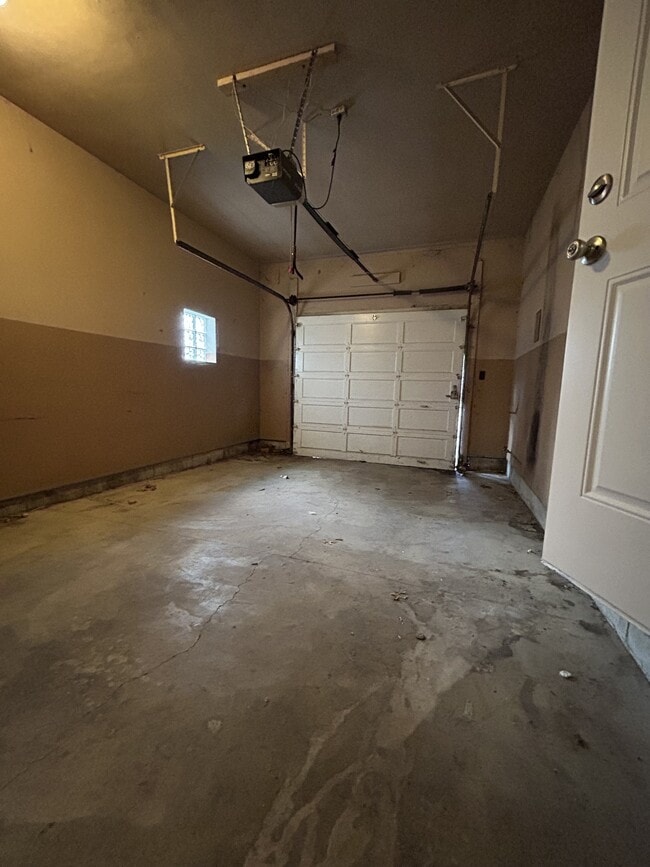 Building Photo - 2842 State St