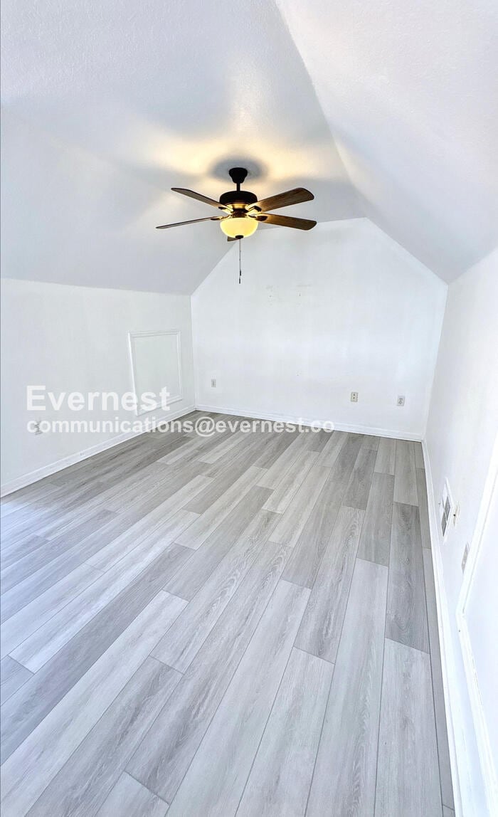 Building Photo - 9114 Lake Chase Island Way