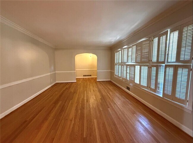 Building Photo - 410 Montevallo Dr NE