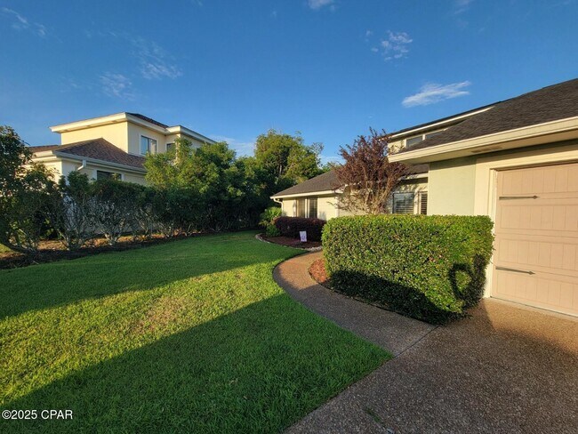 Building Photo - 633 Amberjack Dr