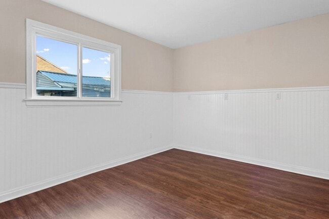 Building Photo - Coming Soon! Charming 3 Bedroom, 1.5 Bath ...