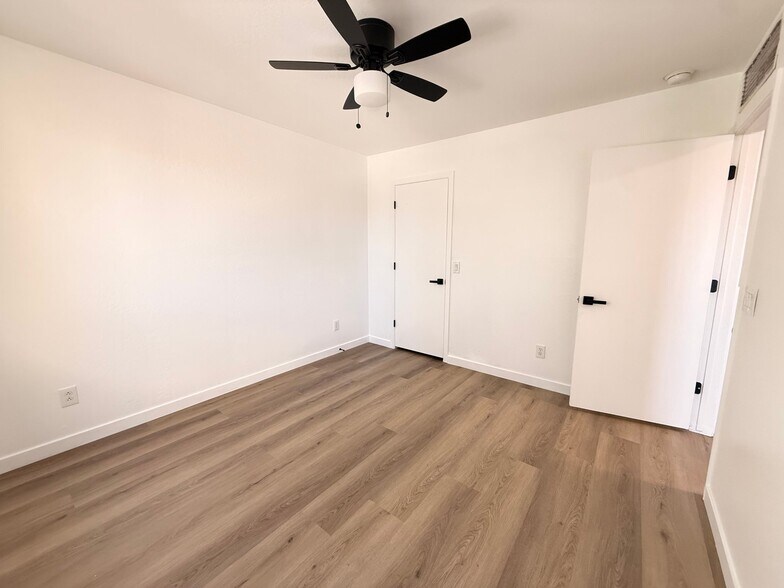Building Photo - 4614 W Juniper Ave