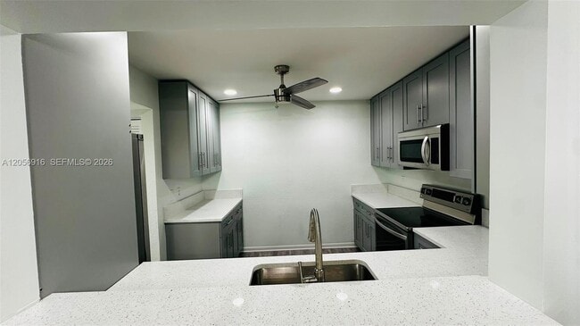 Building Photo - 2091 Coral Ridge Dr