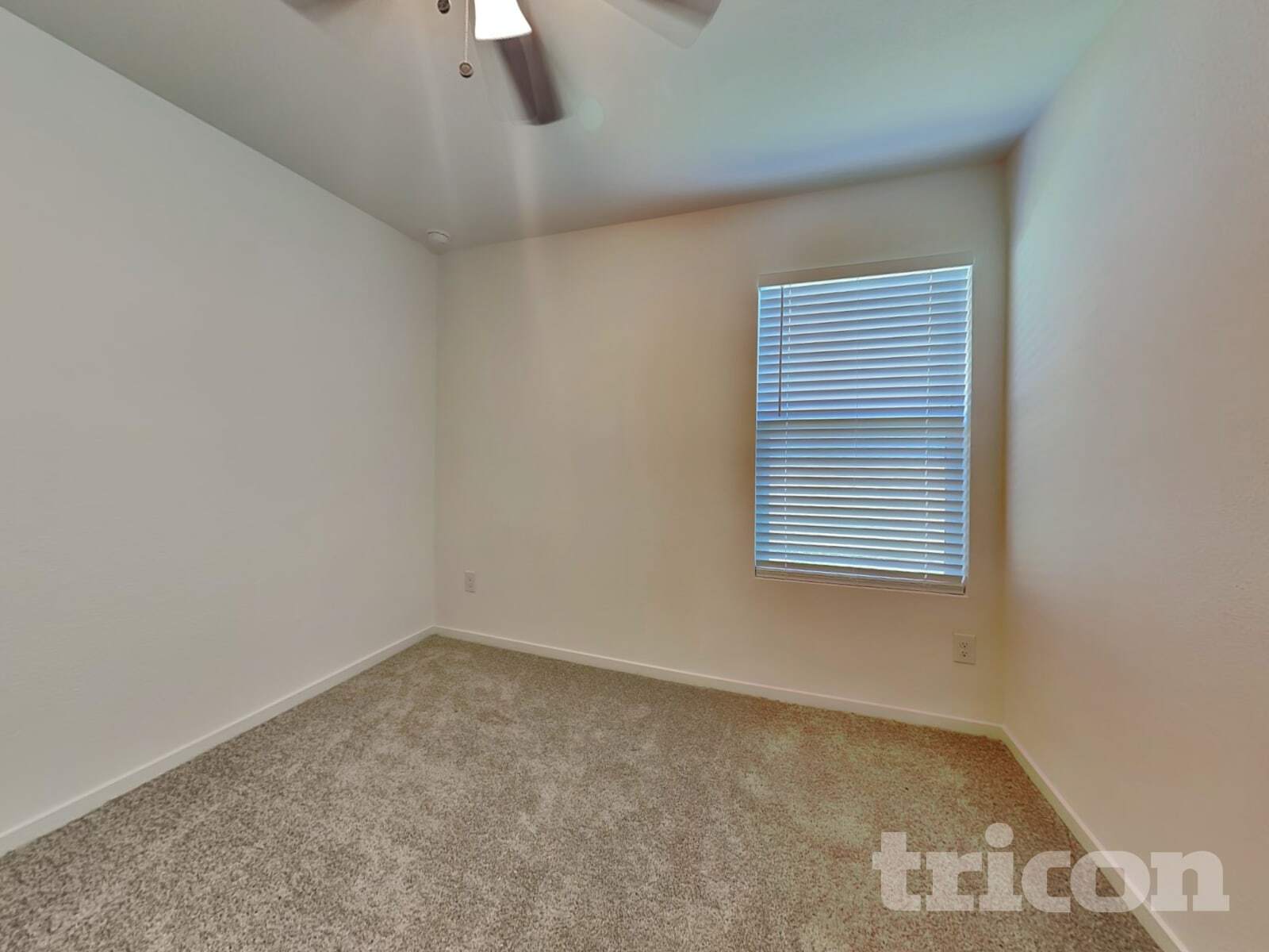 Building Photo - 827 Ponderosa Ln