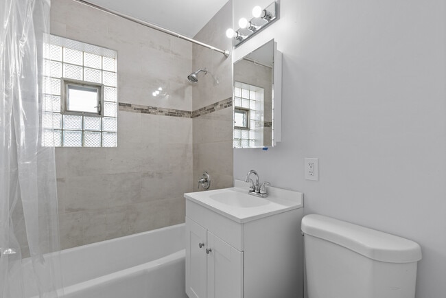 Building Photo - 1830 White St