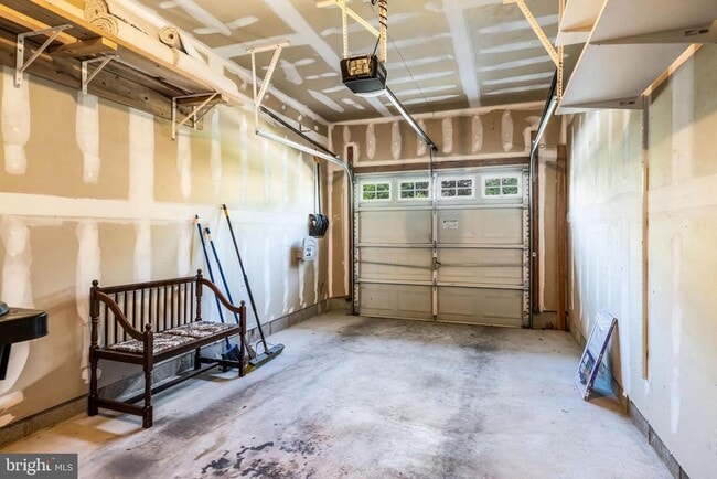 Building Photo - 326 Helen Dr