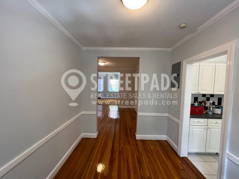 Building Photo - 1151 Beacon St